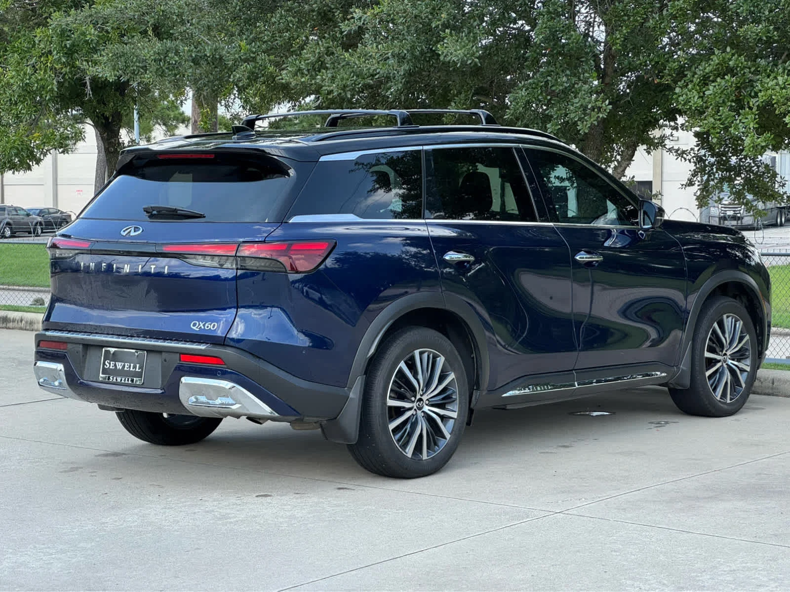 Certified Used 2022 2T GRND BLUE INFINITI AUTOGRAPH image 5