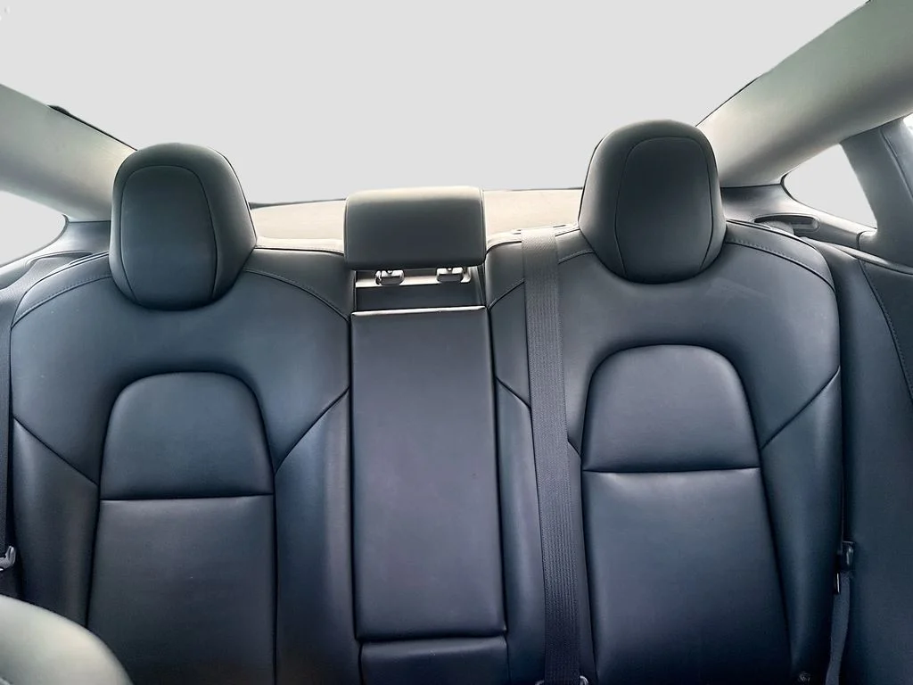 Used 2023  Tesla Base image 9