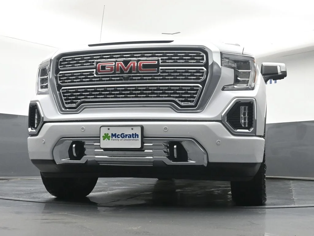 Used 2019 White GMC Denali image 7