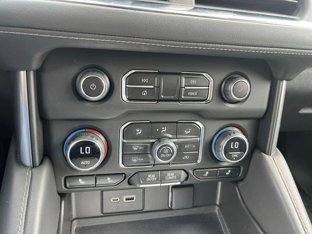 Used 2023 Gray Chevrolet Z71 image 25