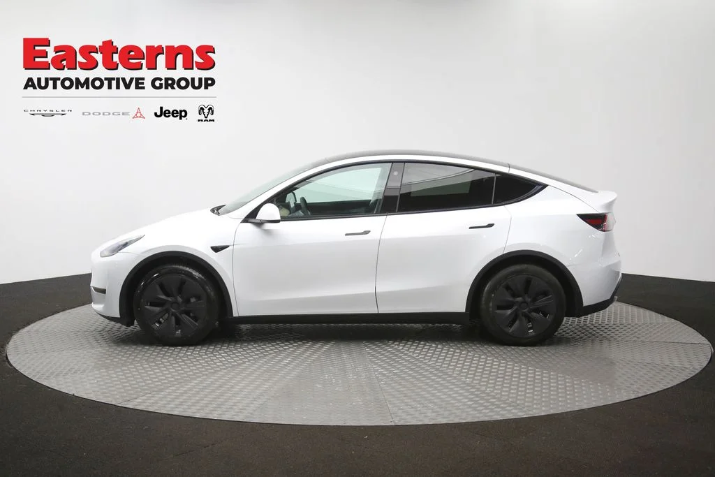 Used 2021 White Tesla Long Range image 53