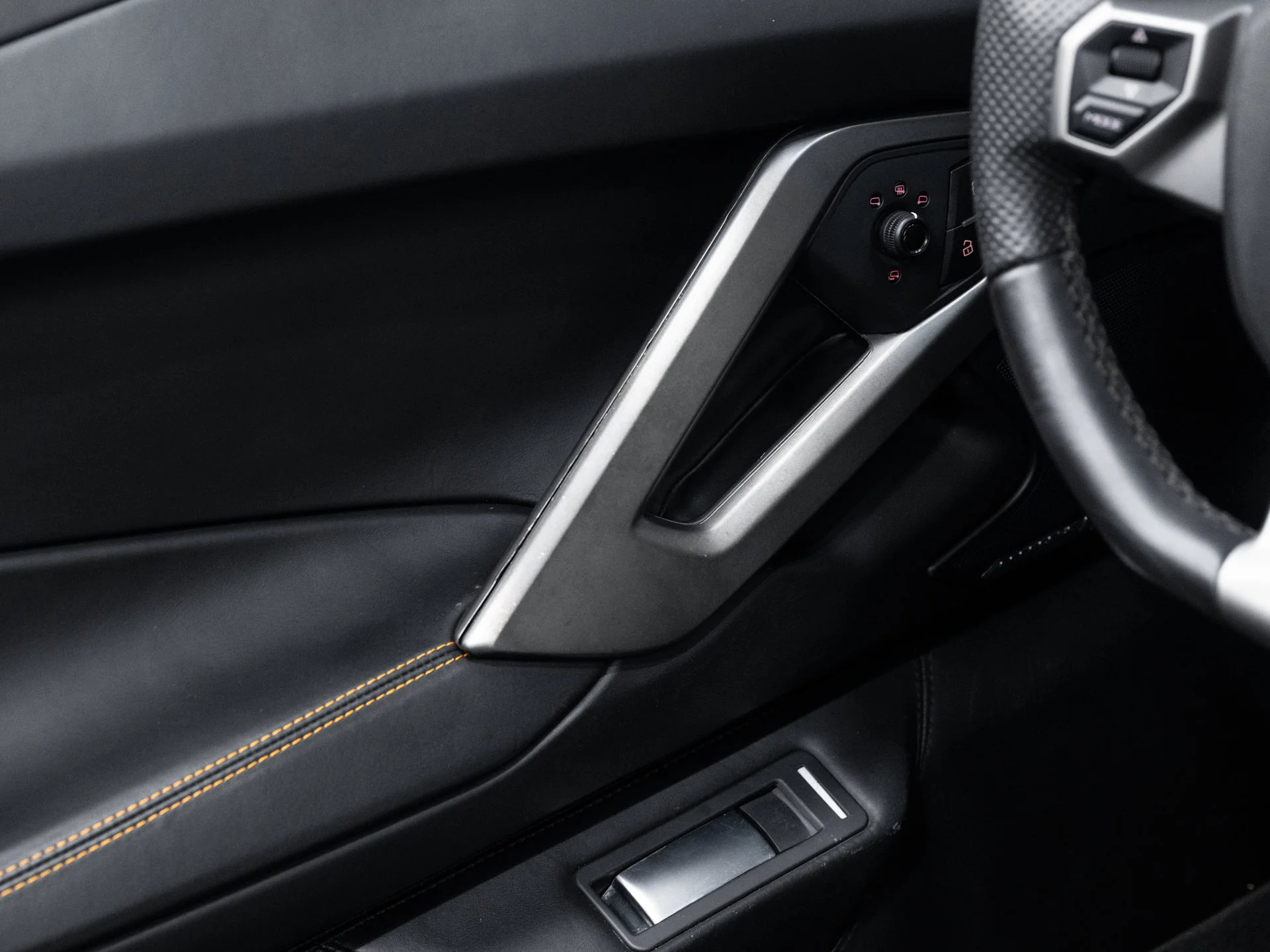Used 2014  Lamborghini LP700-4 image 34