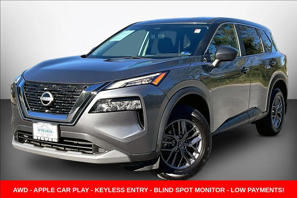 Used 2023 Gray Nissan S image 3
