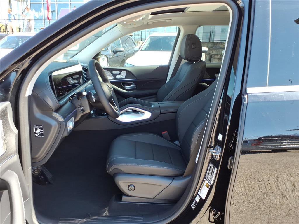 Used 2026 Black Mercedes-Benz GLS 450 image 10