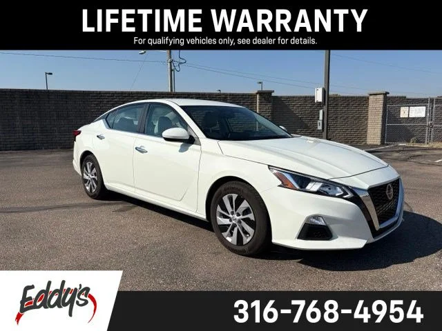 Used 2020 Glacier White Nissan 2.5 S image 1