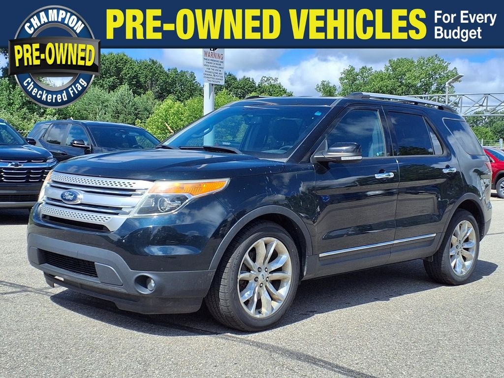 Used 2014 Gray Ford XLT image 1
