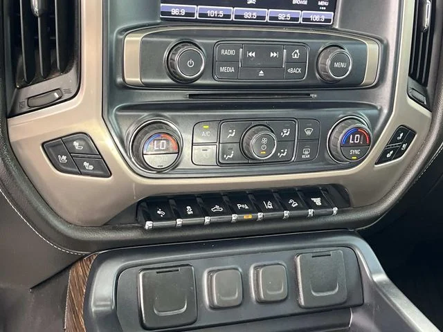 Used 2018 Silver GMC Denali image 33