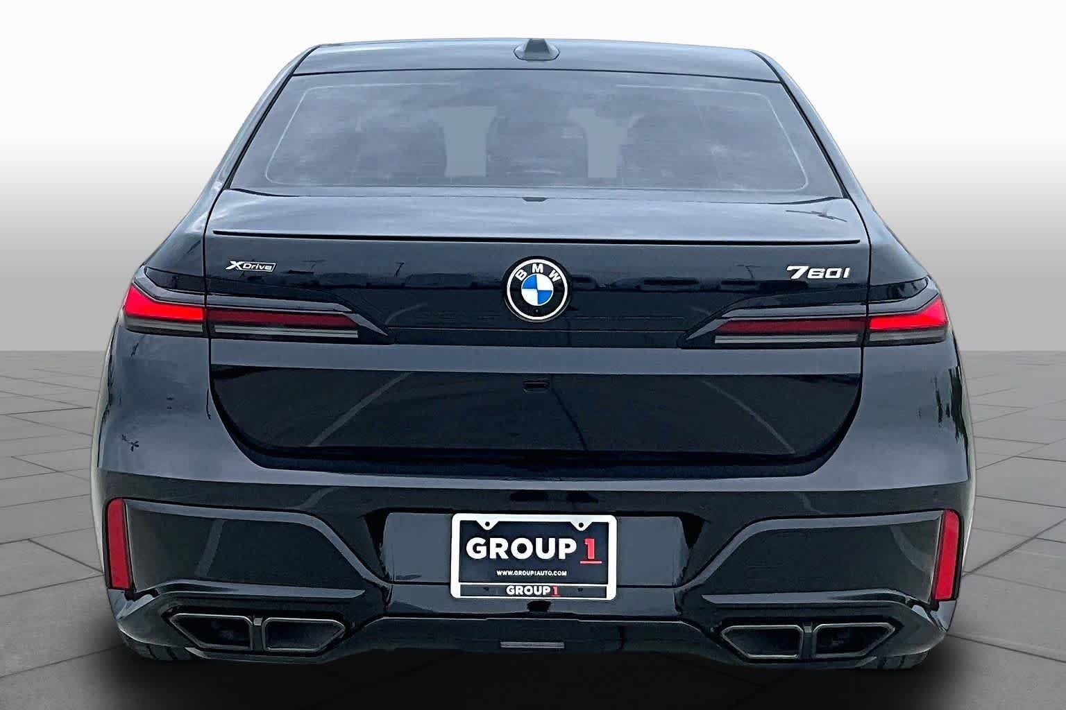 Used 2026 Black Sapphire Metallic BMW 760i xDrive image 4