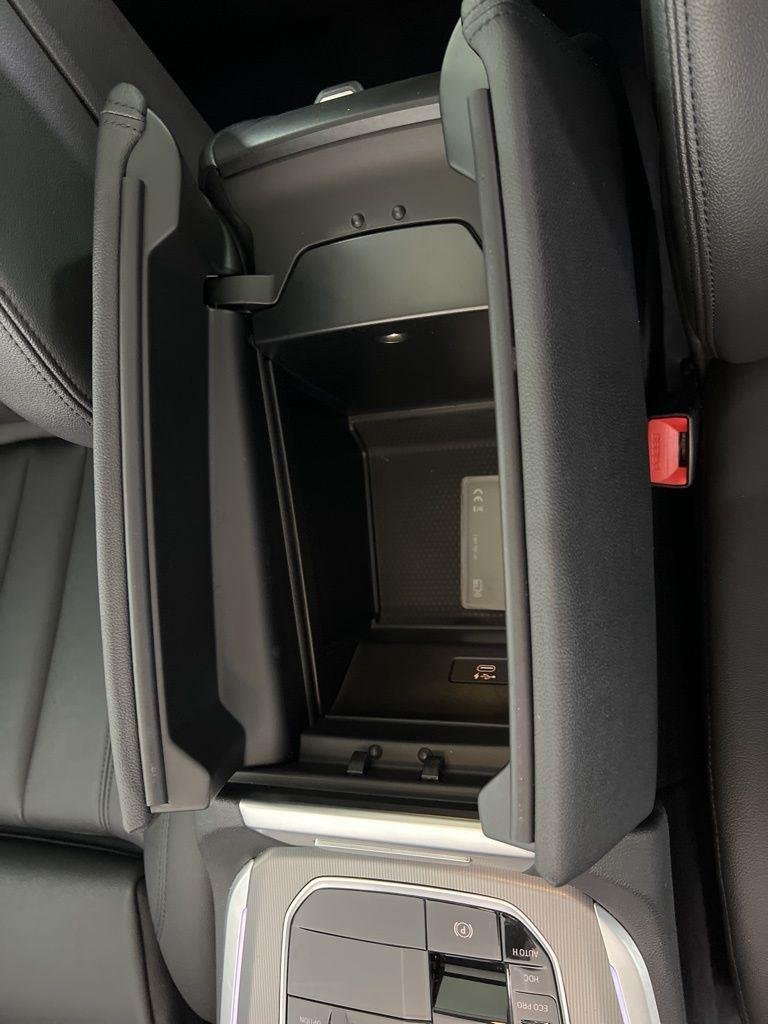 Used 2022 Arctic Grey Metallic BMW xDrive40i image 21