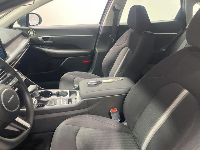 New 2026 Gray Hyundai SE image 8