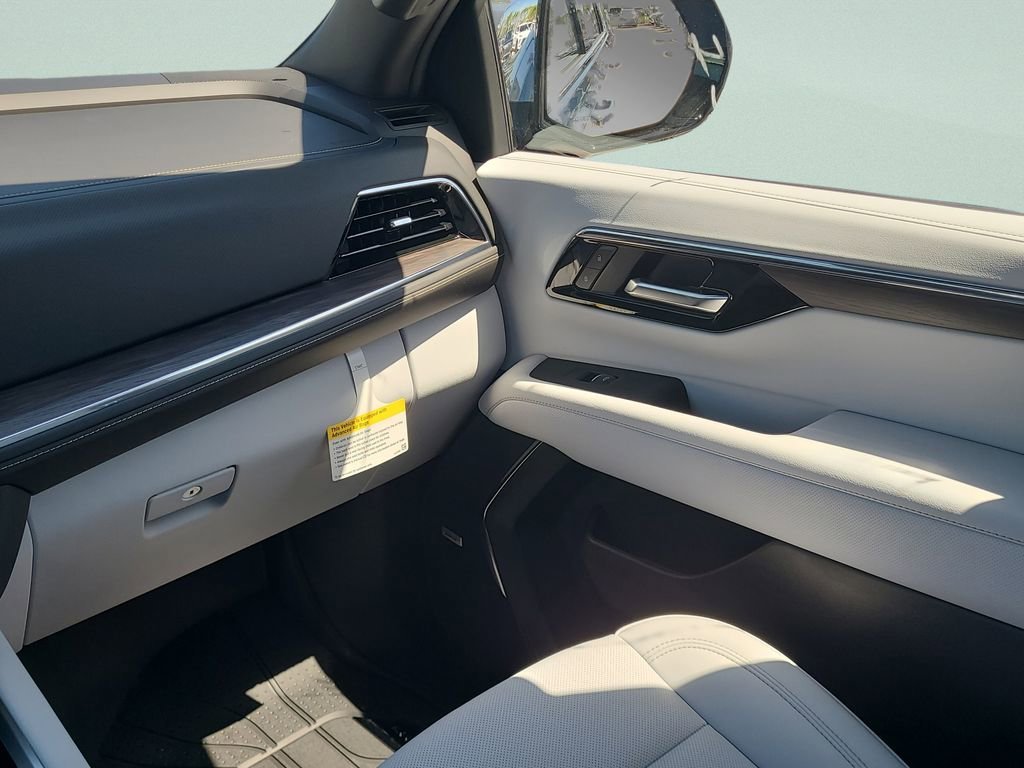 2026 Chevrolet Suburban Premier - Photo 13
