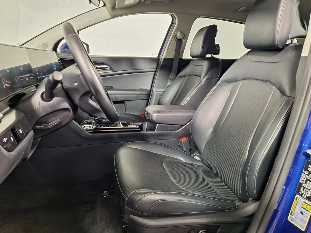 Used 2025 Sapphire Blue Kia EX image 23