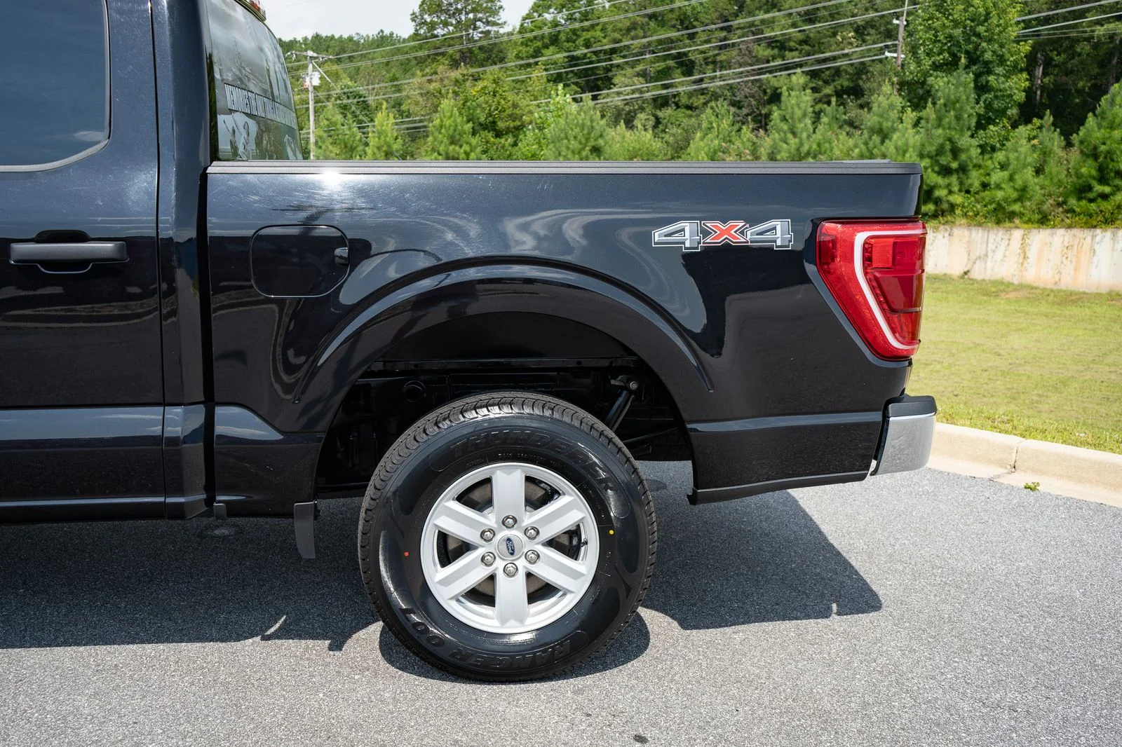 Used 2023  Ford XLT image 6