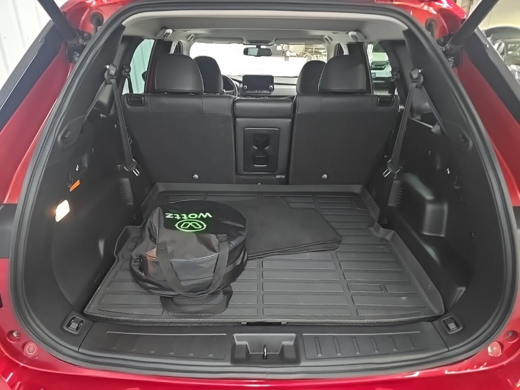 Used 2023 Red Mitsubishi SEL image 12