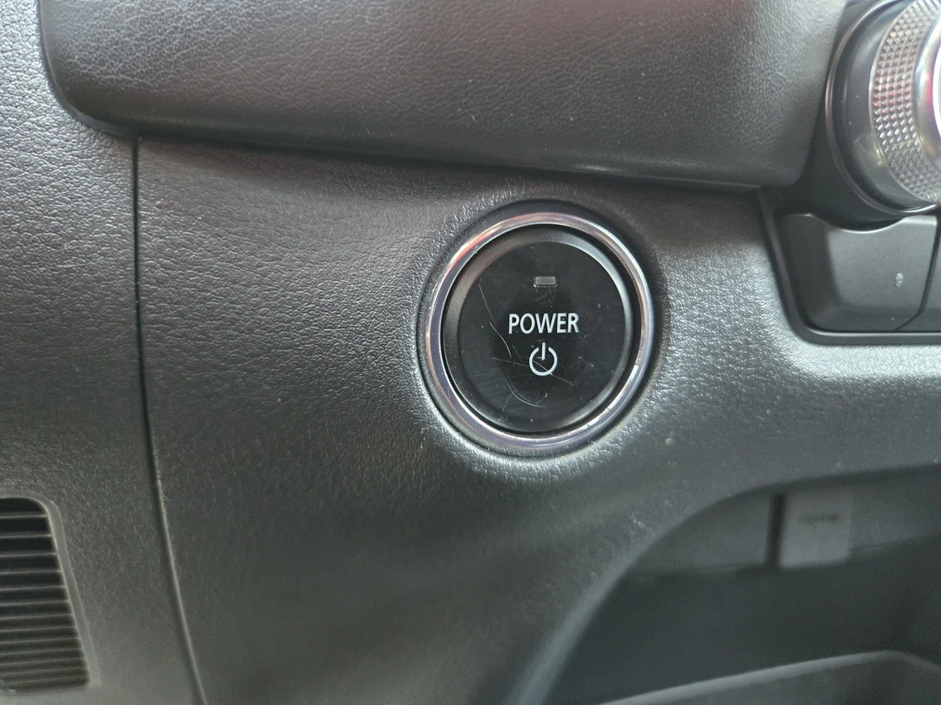 Used 2025 Wind Chill Pearl Mazda Premium Plus Package image 24