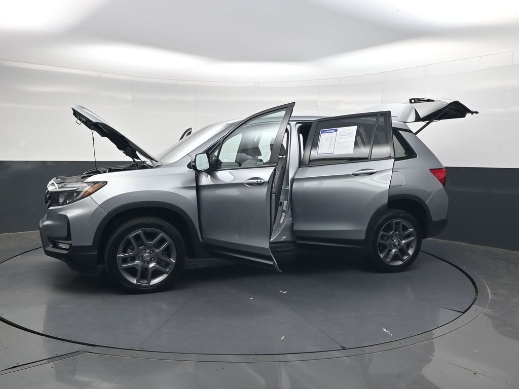 Used 2023  Honda EX-L image 40