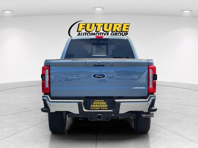 New 2025 Glacier Gray Metallic Tri-Coat Ford F-250® Lariat® image 32