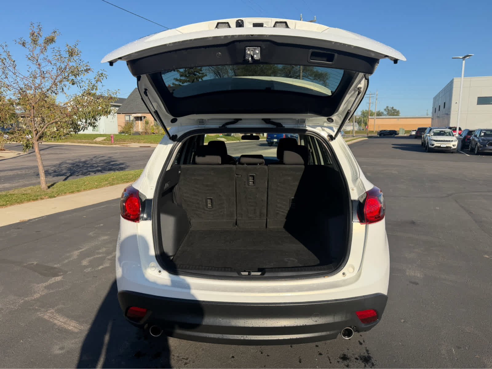 Used 2014 Crystal White Pearl Mica Mazda Touring image 6