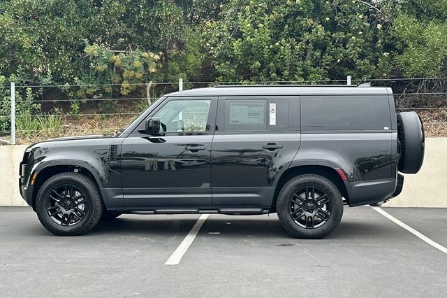New 2026 Black Land Rover S image 2