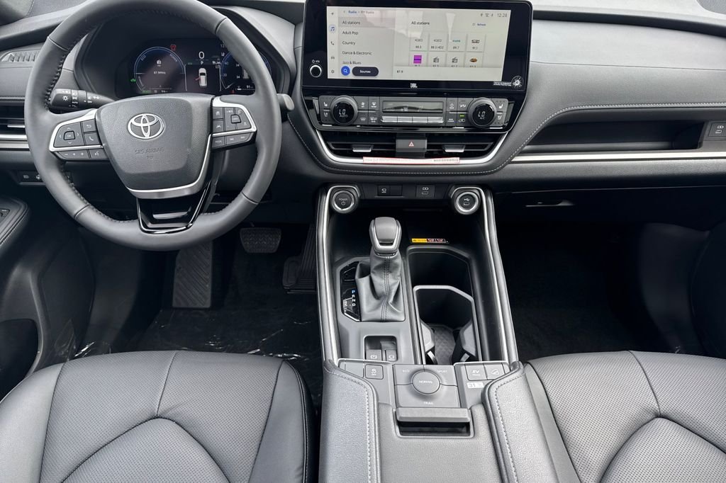New 2026 Wind Chill Pearl <sup>1</sup> Toyota  Nightshade image 11