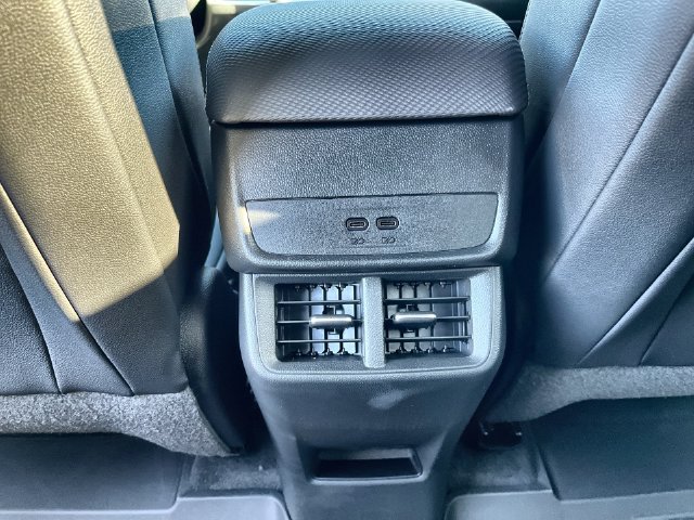 2027 Chevrolet Equinox photo 30 of 41