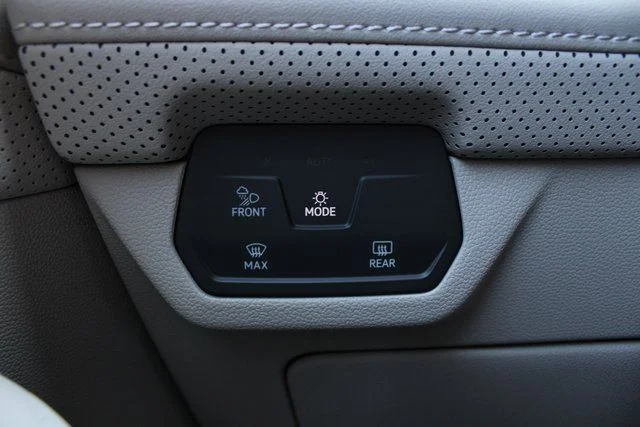 2026 Volkswagen Atlas SE w/Tech - Photo 19
