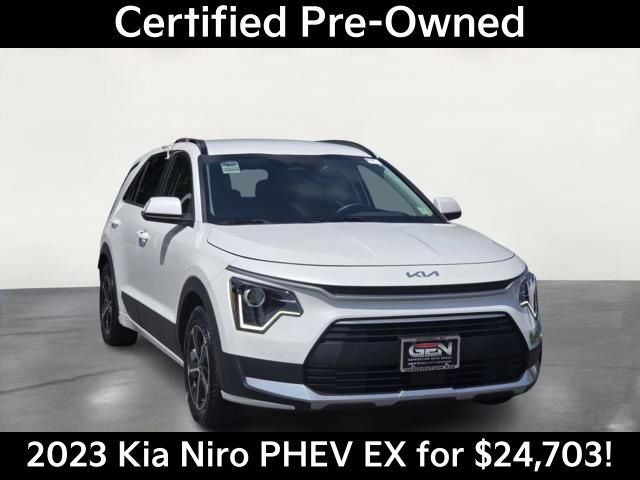 Used 2023 White Kia EX image 1