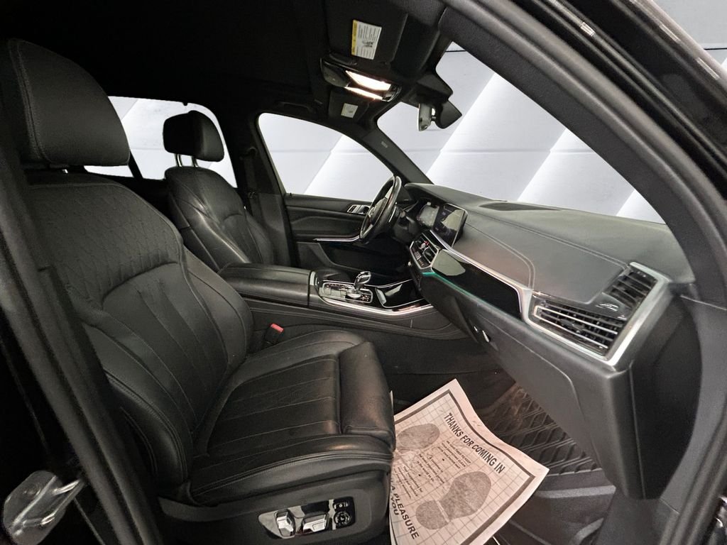 Used 2019 Black BMW xDrive50i image 13