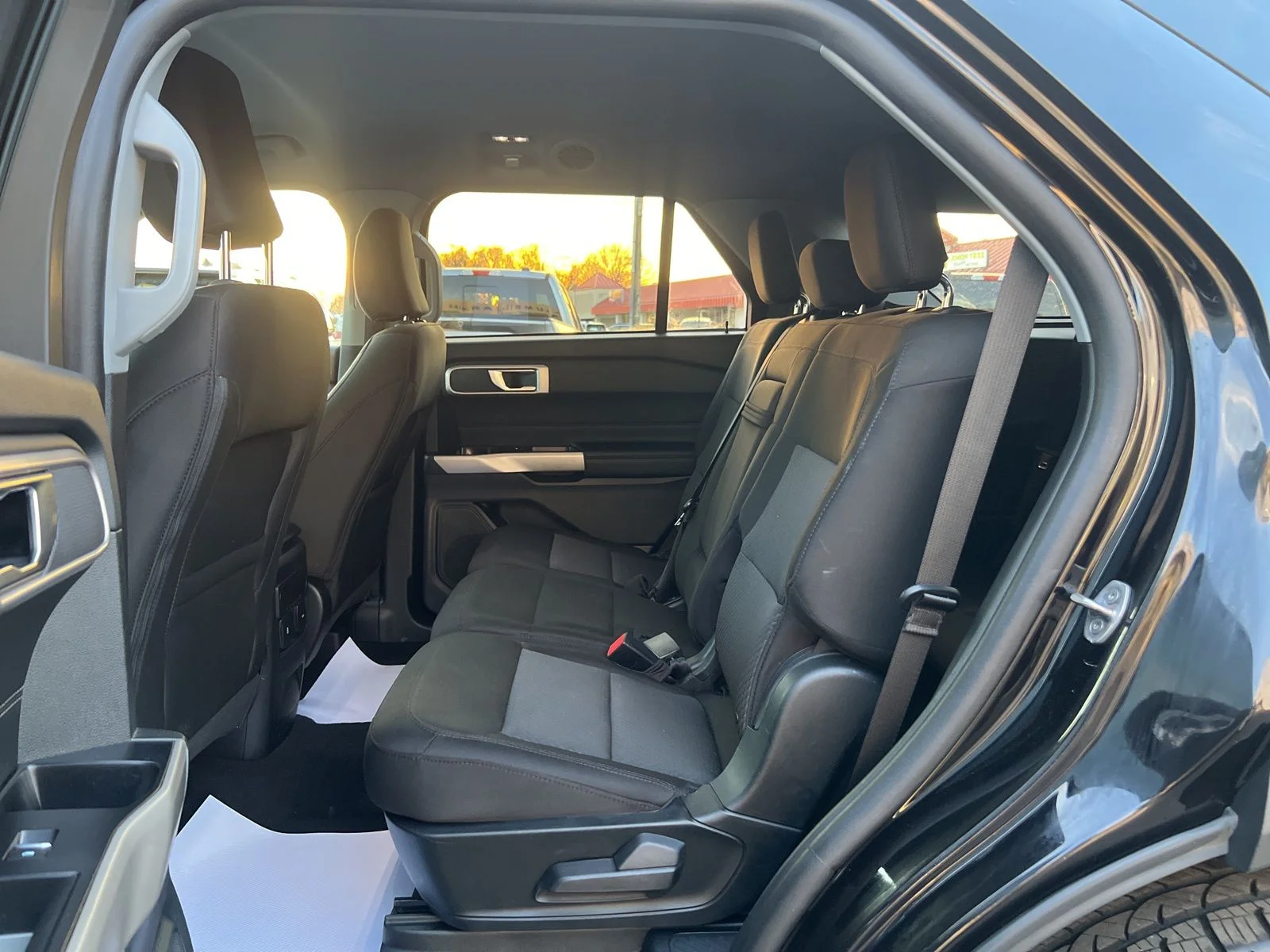 Used 2023 Agate Black Metallic Ford XLT image 21