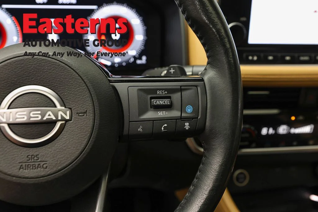 Used 2023 Black Nissan Platinum image 16