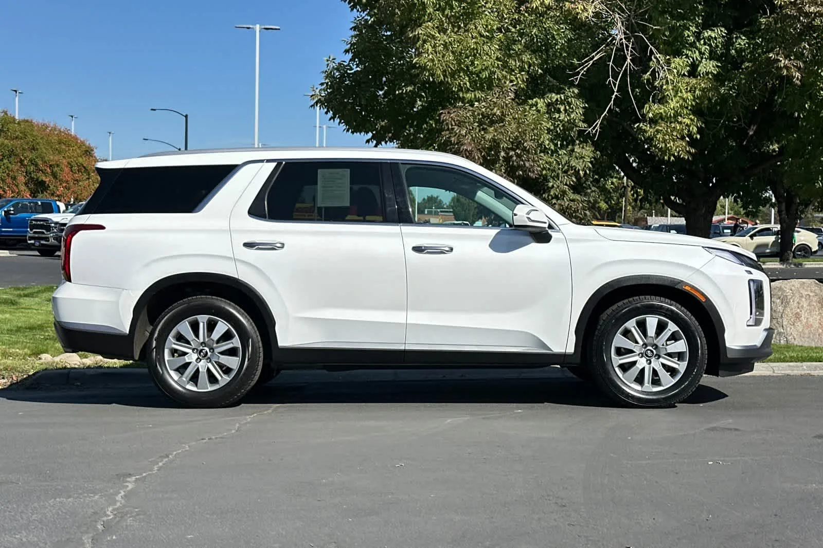 Certified Used 2025 Hyper White Hyundai SEL image 8