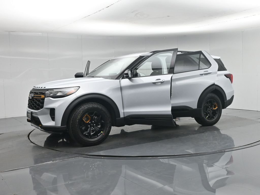 New 2026 Space White Metallic Ford Tremor image 5