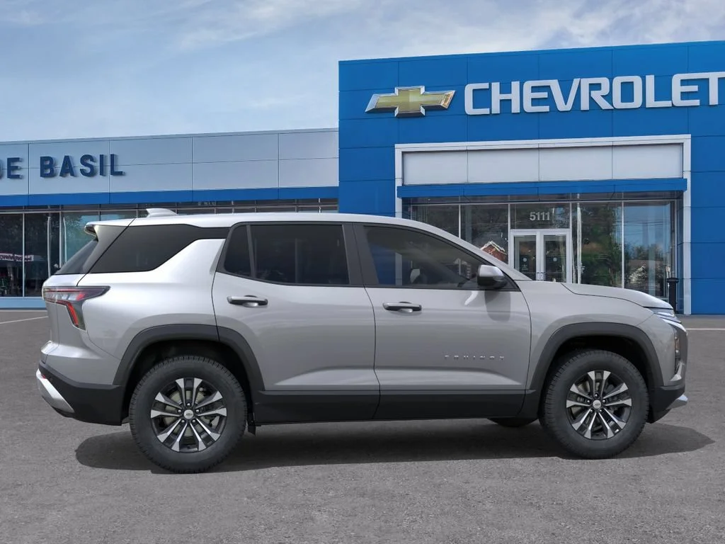 New 2027 Sterling Gray Metallic Chevrolet LT image 5