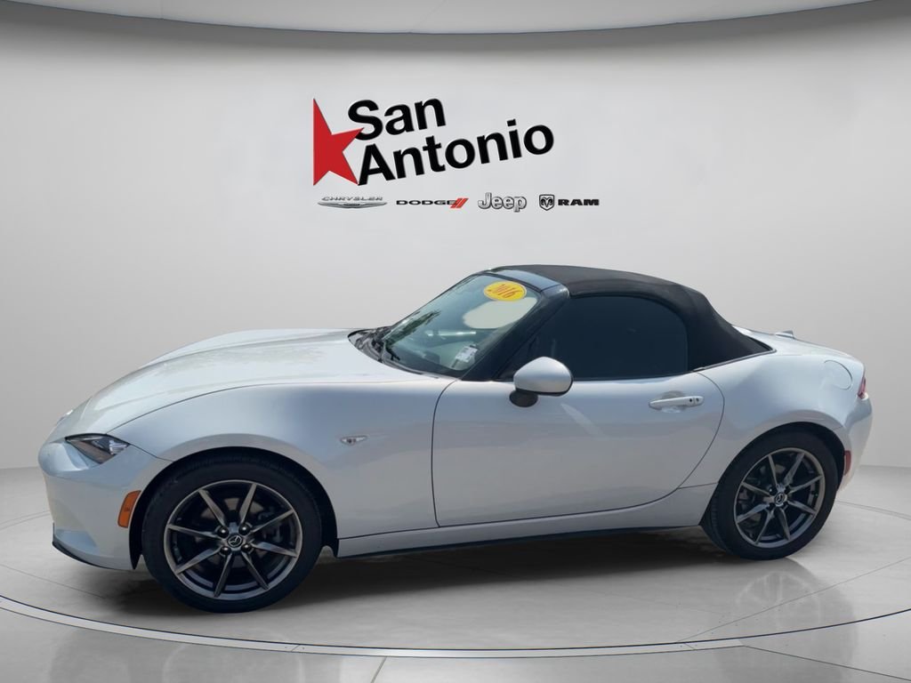 Used 2016 White Mazda Grand Touring image 7