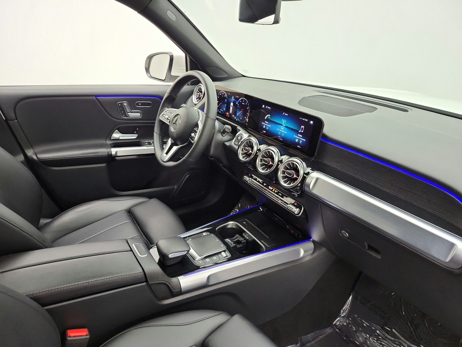 Used 2023 Polar White Mercedes-Benz GLB 250 4MATIC® SUV image 20