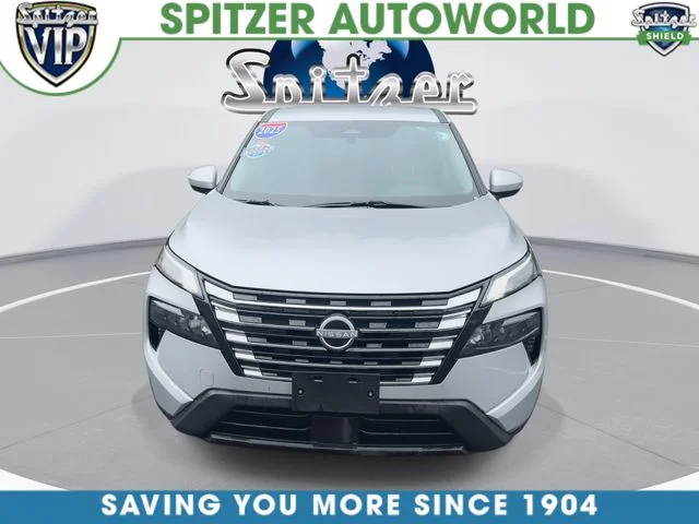 Used 2025 Silver Nissan SV image 3