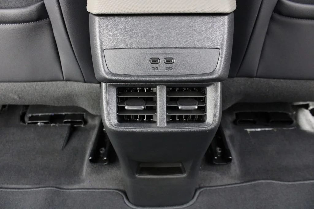 New 2027 Summit White Chevrolet LT image 15
