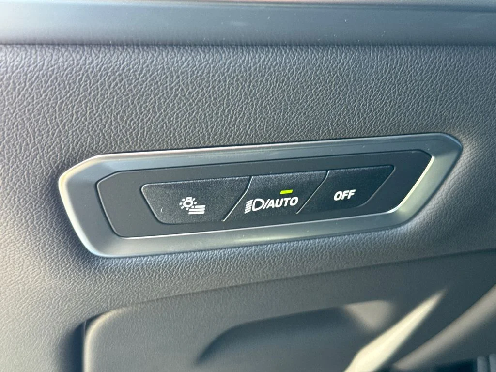 New 2027 White BMW xDrive40i image 28