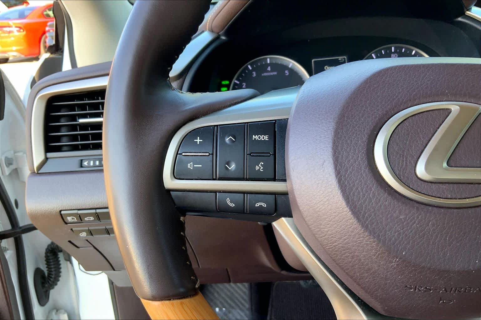 Used 2019 Eminent White Pearl Lexus  image 21