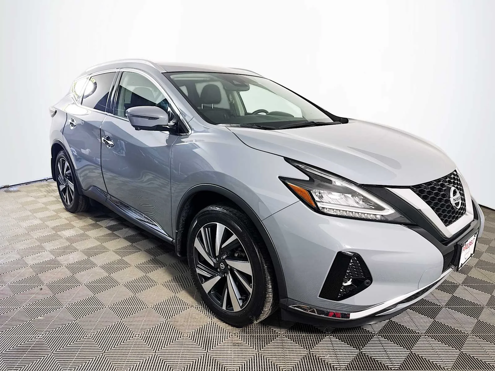 Used 2022 Boulder Gray Pearl Nissan SL image 3