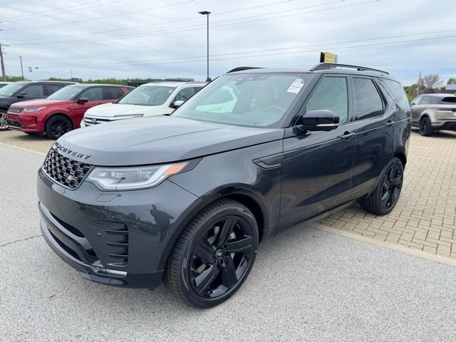 2026 Land Rover Discovery P300 Dynamic SE's photo