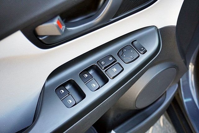 Used 2023 Gray Hyundai SEL image 20