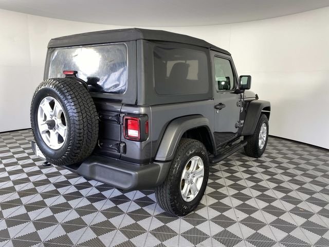 Used 2018 Gray Jeep Sport S image 9