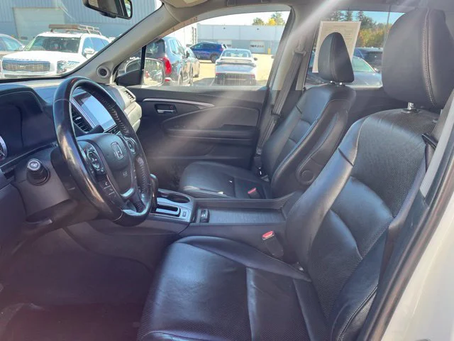 Used 2017 White Diamond Pearl Honda RTL-T image 12