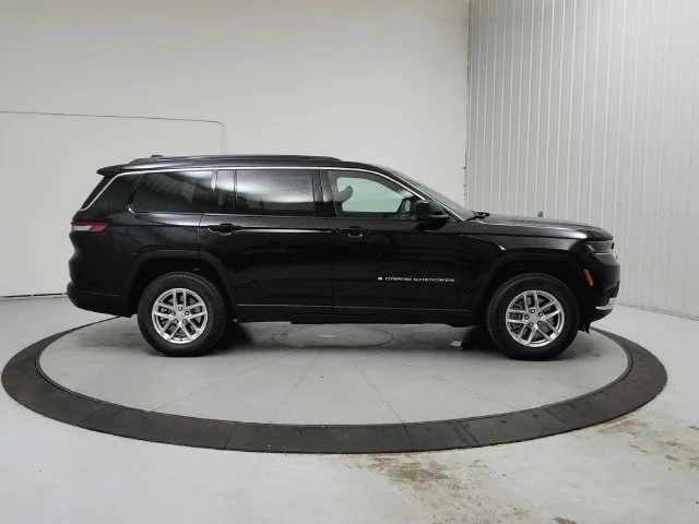 New 2026 Black Jeep Laredo image 9