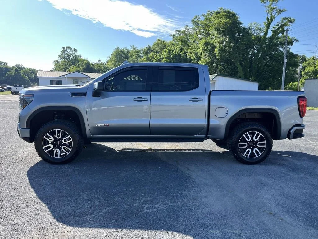 Used 2025 Sterling Metallic GMC AT4 image 7
