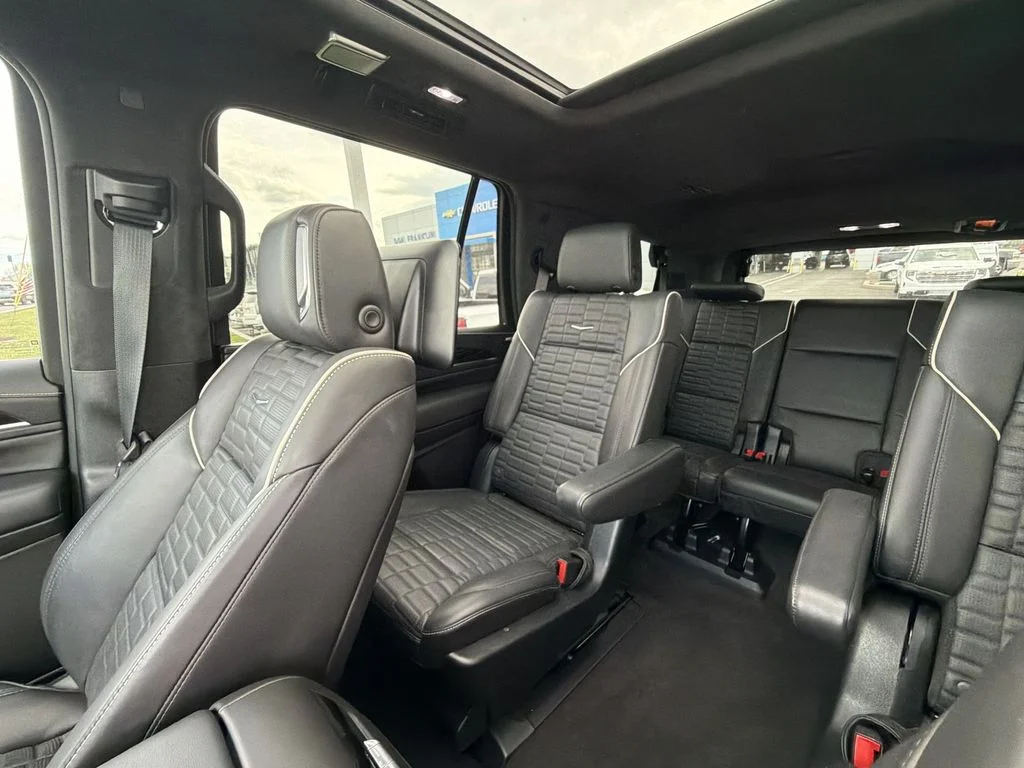 Used 2023 White Cadillac V-Series image 12