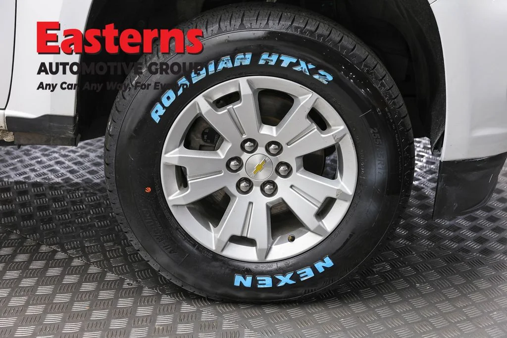 Used 2022 White Chevrolet LT image 29