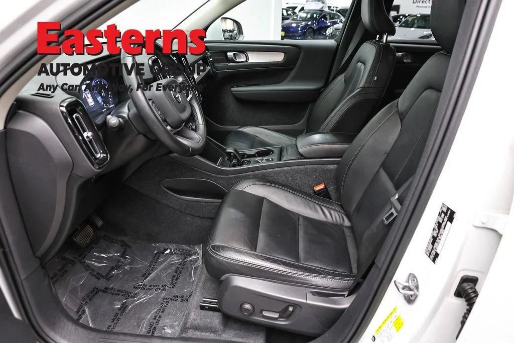 Used 2022 White Volvo Momentum image 15