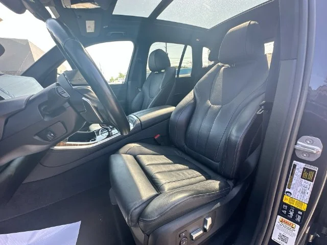 Used 2019 Gray BMW xDrive40i image 14
